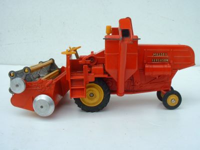  Massey Ferguson 780 Combine Harvester - No.1111
