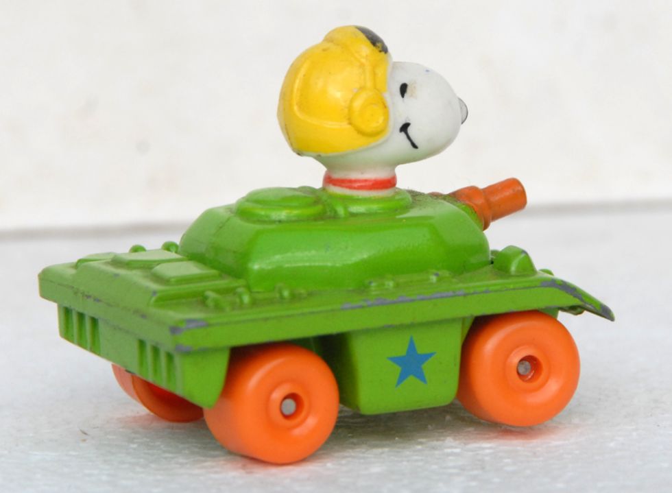Aviva   - Snoopy Tank thumbnail 2