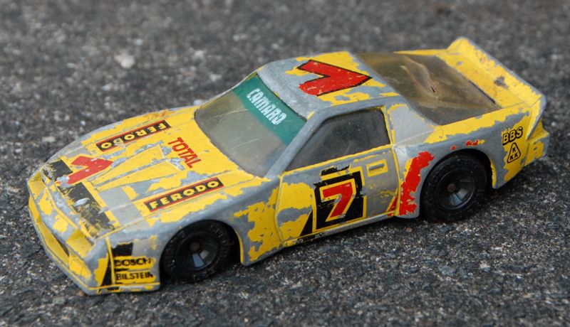    - Chevrolet Camarro - Scale 1:40 image 1