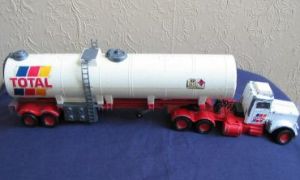 Matchbox Peterbilt Tanker - No.K-103